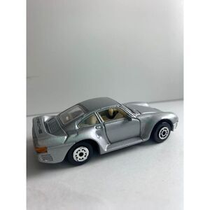 Maisto Porsche 959 Coupe Sports Car Silver Color